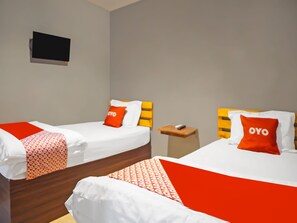 Standard Twin Room | Desk, free WiFi - OYO 990 Stadion Residence Syariah (Medan)