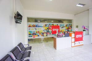 Lobby - Super OYO 1838 COZY Home (Manado)