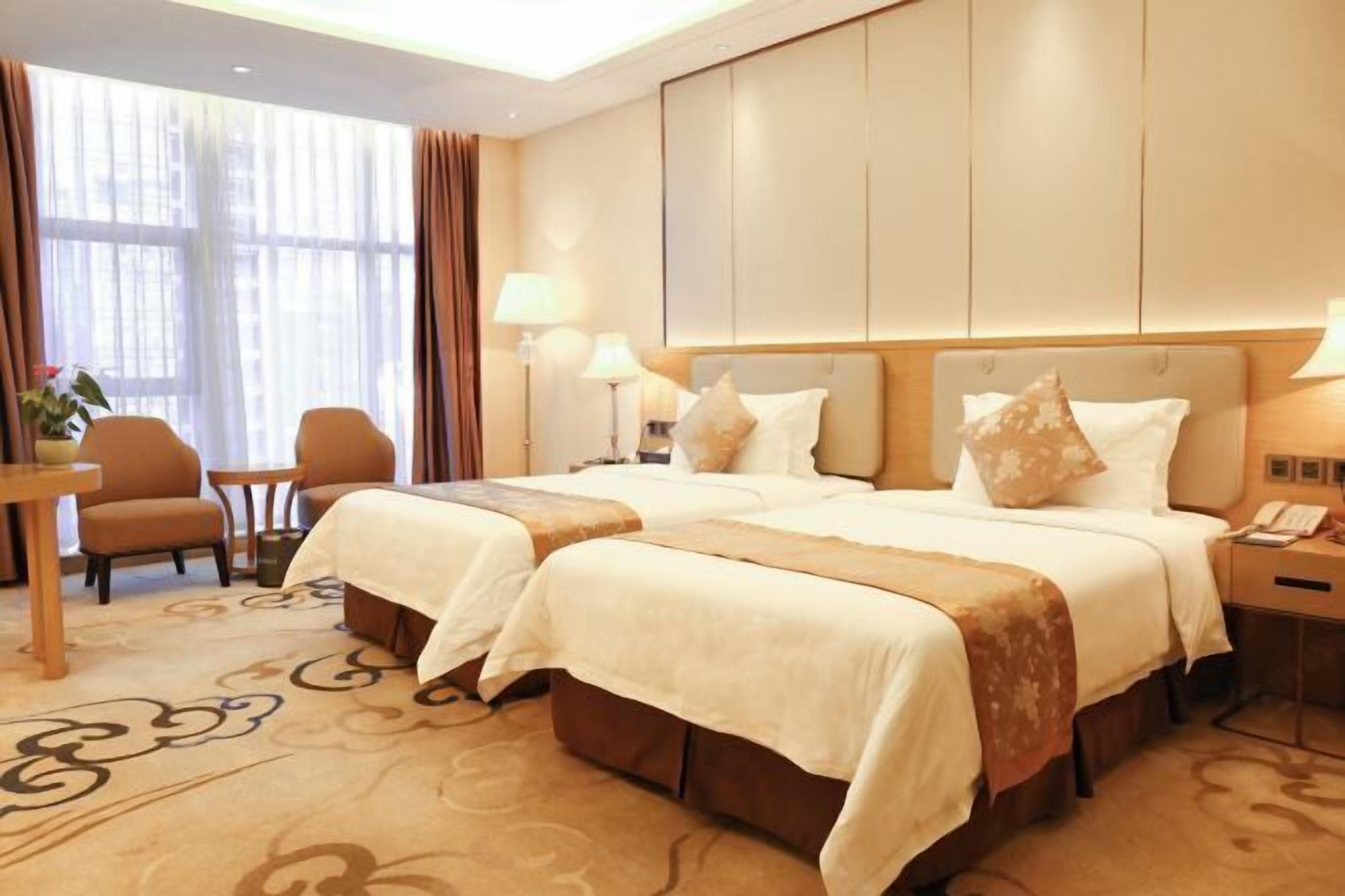 Minibar, blackout drapes, free WiFi, bed sheets