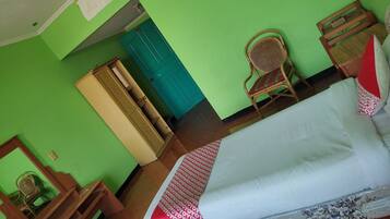 Kamar Single Standar | Meja kerja, Wi-Fi gratis, dan seprai linen