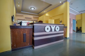 Reception - OYO 1389 Hotel Carissima (Palembang)