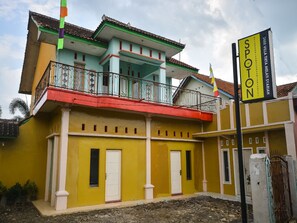 Exterior - Hotel O Villa Tirta Melati Syariah (Banjar)