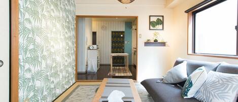 Apartment (303) | Living area | 37-inch LCD TV with digital channels, TV