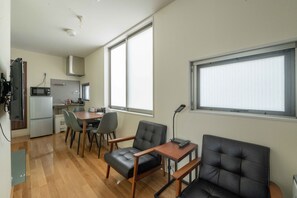Family Apartment, 2 Bedrooms, Non Smoking, 2 Bathrooms | Living area