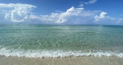 Gulf and State Park Views, Private Beach, HOT TUB