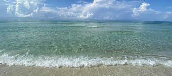 Gulf and State Park Views, Private Beach, HOT TUB, 4 Bikes - Grayt Reflections East