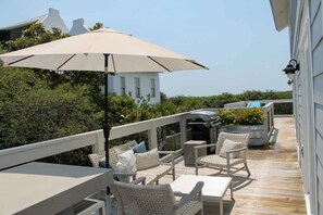 Outdoor dining - Gulf and State Park Views, Private Beach, HOT TUB (Santa Rosa Beach)