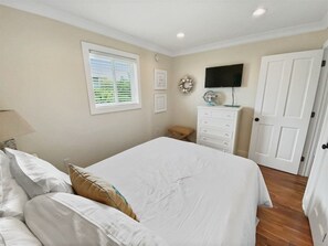 4 slaapkamers, een strijkplank/strijkijzer, gratis wifi, beddengoed