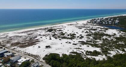 Blick auf den Golf und den State Park, Golfspur, beheizter Privatpool, 4 Fahrräder - `Grayt Reflections B`