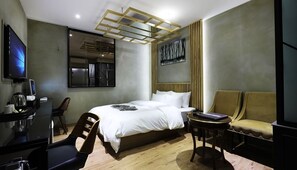 Kamar Standar | Seprai premium, selimut bulu angsa, meja kerja, dan Wi-Fi gratis