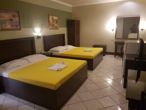 Free WiFi, bed sheets - Rolet Hotel (Catbalogan City)