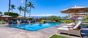 Remodeled, ground-floor home w/ beach access, shared pool & hot tub, & A/C