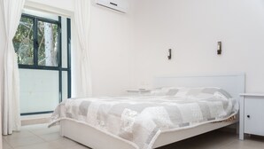 Apartment, 3 Bedrooms, 2 Bathrooms - Old North Hidden Treasure 2BR 2BA (Tel Aviv)
