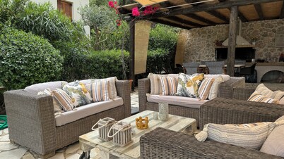 Villa Serendipity with sea view