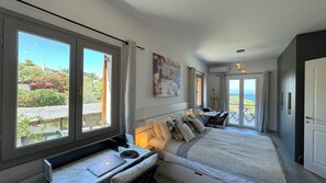 2 makuuhuonetta, työpöytä, silitysrauta/-lauta, ilmainen Wi-Fi