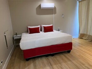 4 bedrooms, WiFi - House overlooking ocean (Sunset Beach)