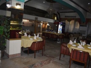 Lunch and dinner served - Hotel De Mall (Rawalpindi)