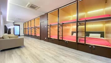 Cabaña estándar, solo para mujeres, para no fumadores | 1 habitación, wifi gratis y ropa de cama