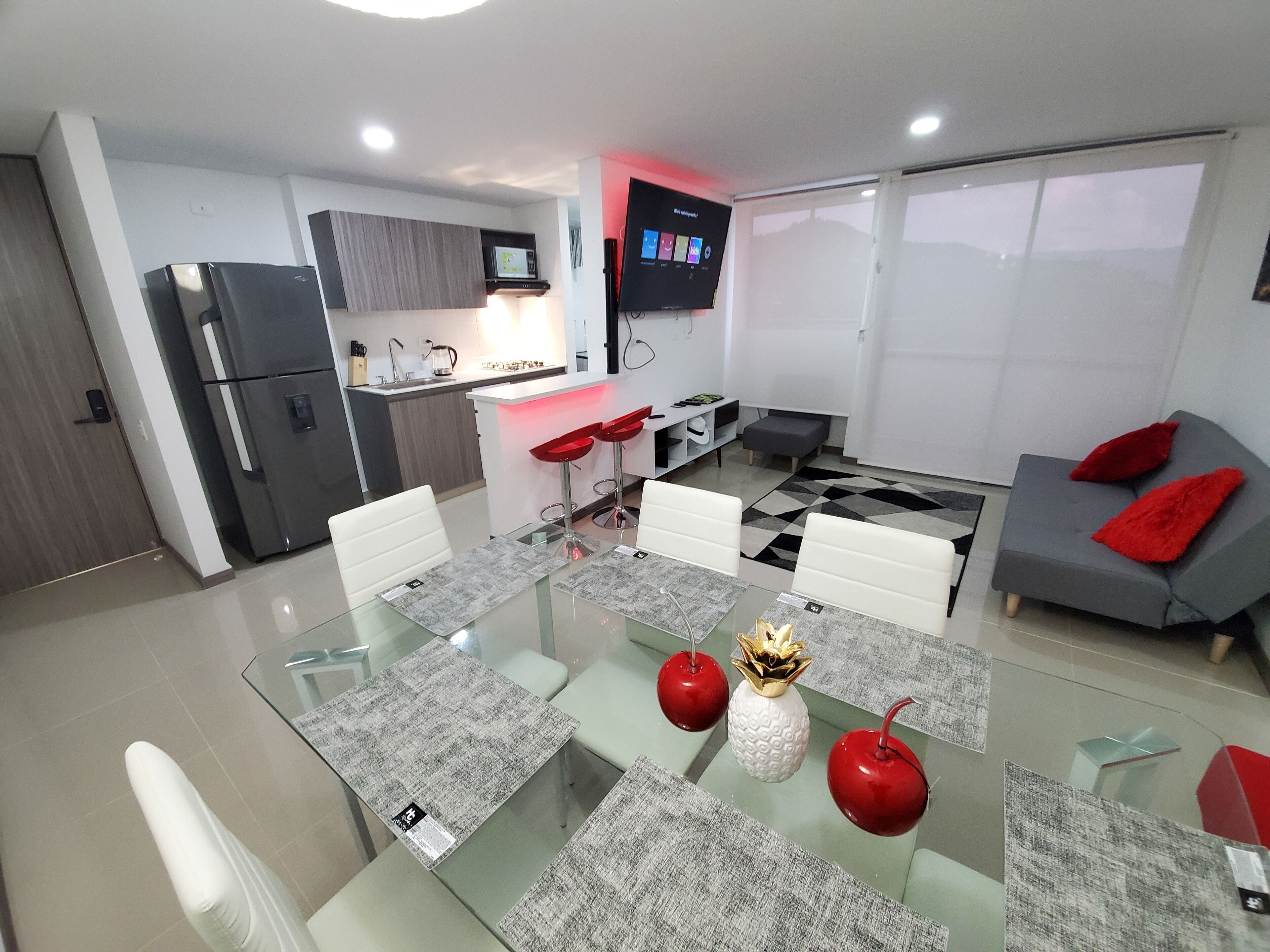 Télévision, chaîne hi-fi