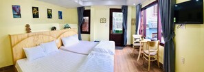 Laptop workspace, soundproofing, iron/ironing board, free WiFi - Tomorrow Homestay Da Lat (Da Lat)