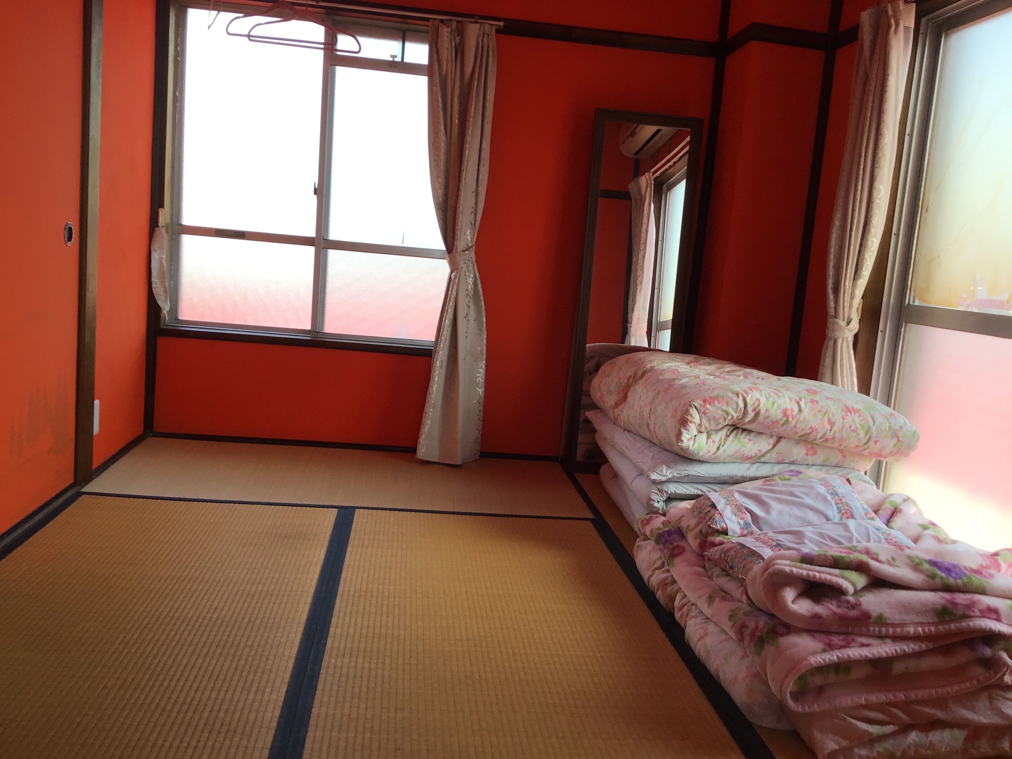 Japanese Style Room for 3 People | Free WiFi