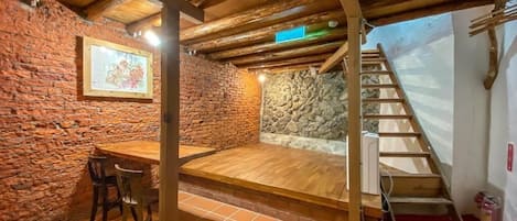 House | 1 bedroom, blackout curtains, free WiFi, bed sheets