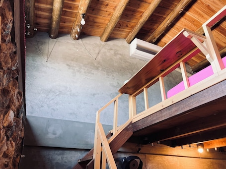 1 habitación, cortinas blackout, wifi gratis y ropa de cama