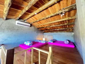 1 bedroom, blackout curtains, free WiFi, bed sheets