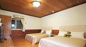 Fyrbäddsrum (Log House) | Skrivbord, mörkläggningsgardiner, ljudisolering och gratis wi-fi