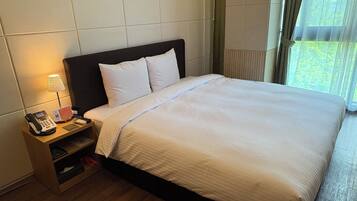 Deluxe Double Room | Desk, blackout drapes, soundproofing, iron/ironing board (on request)