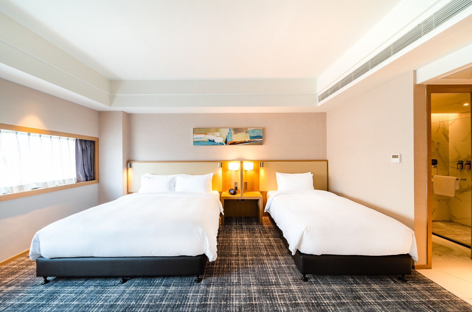 deluxe room | down duvets, memory-foam beds, desk, free wifi