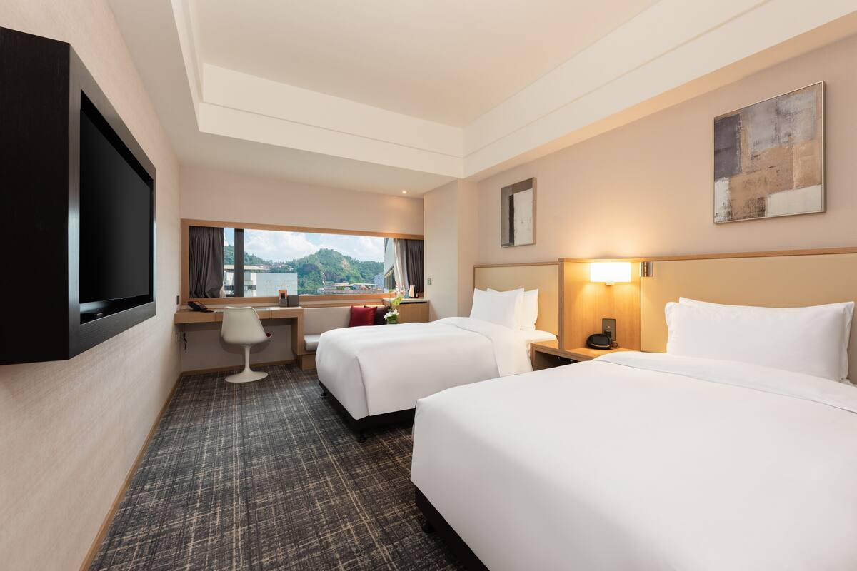 deluxe room | down duvets, memory-foam beds, desk, free wifi