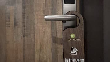 Blackout drapes, soundproofing, free WiFi, bed sheets