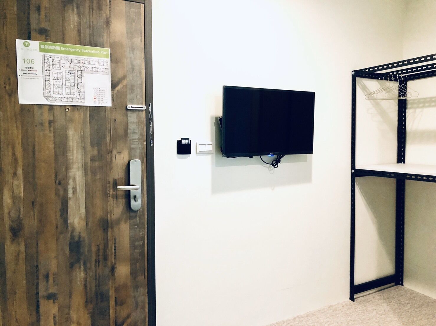 standard double room, no windows | blackout curtains, soundproofing, free wifi, bed sheets