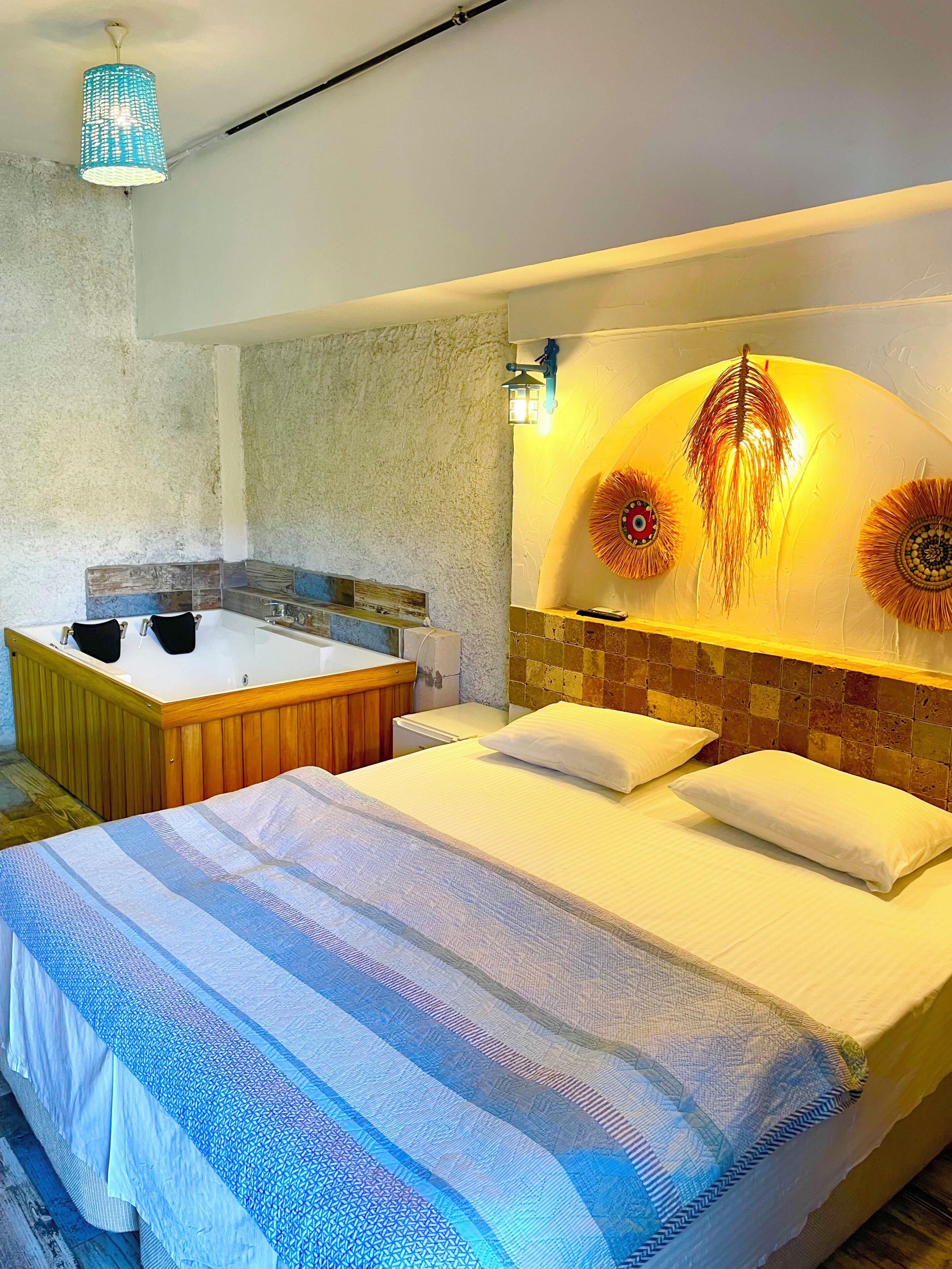 Chambre Double Romantique, vue jardin | Literie de qualité supérieure, décoration personnalisée