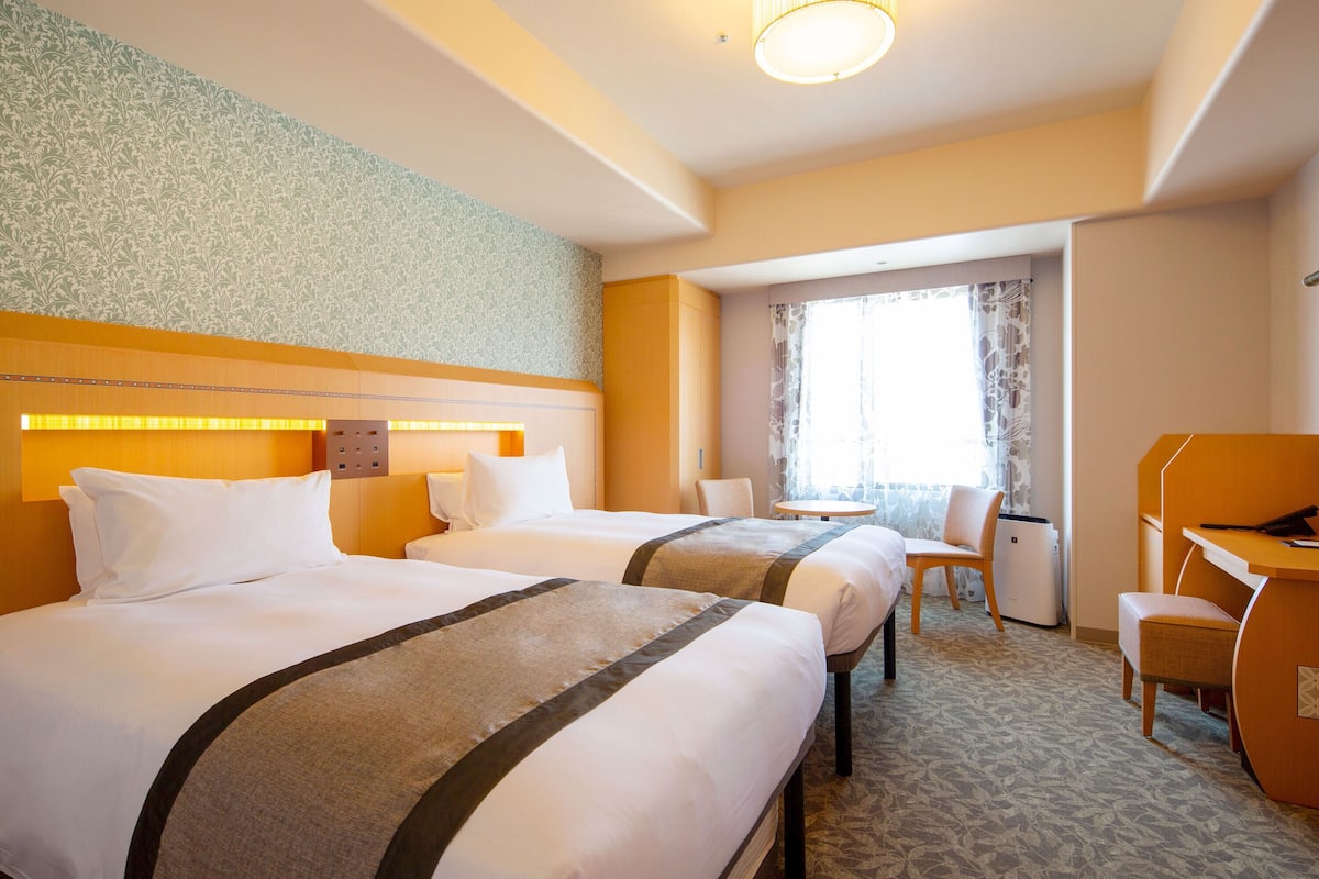 Couette en duvet d'oie, coffres-forts dans les chambres, bureau