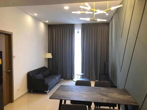 Comfort Studio Suite | Living area - Skyline (Phnom Penh)