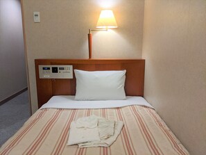 シングルルーム | デスク、アイロン / アイロン台、WiFi (無料)