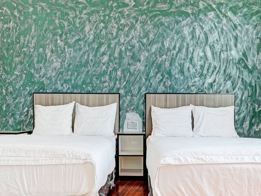 Family Suite | Desk, free WiFi, bed sheets