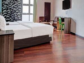 Family Suite | Desk, free WiFi, bed sheets - Hotel O 69 Room 4 Stay (Sibu)