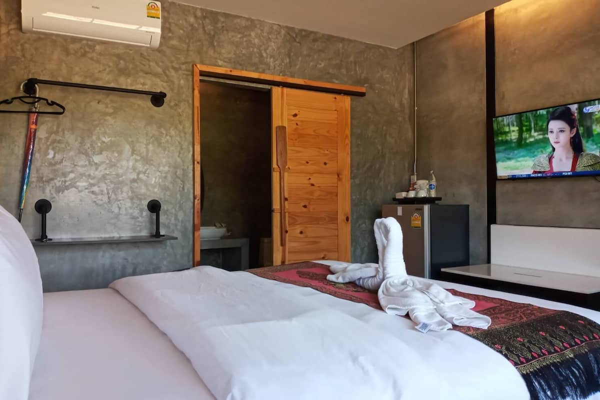 Basic Double Room, Garden View (Primary) | Free WiFi