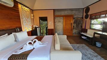 Lake Front Pool Access Villa | Wi-Fi ฟรี