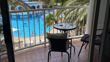 Piscine couverte, piscine extérieure