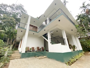 Exterior - Misty Elegance Ella (Ella)