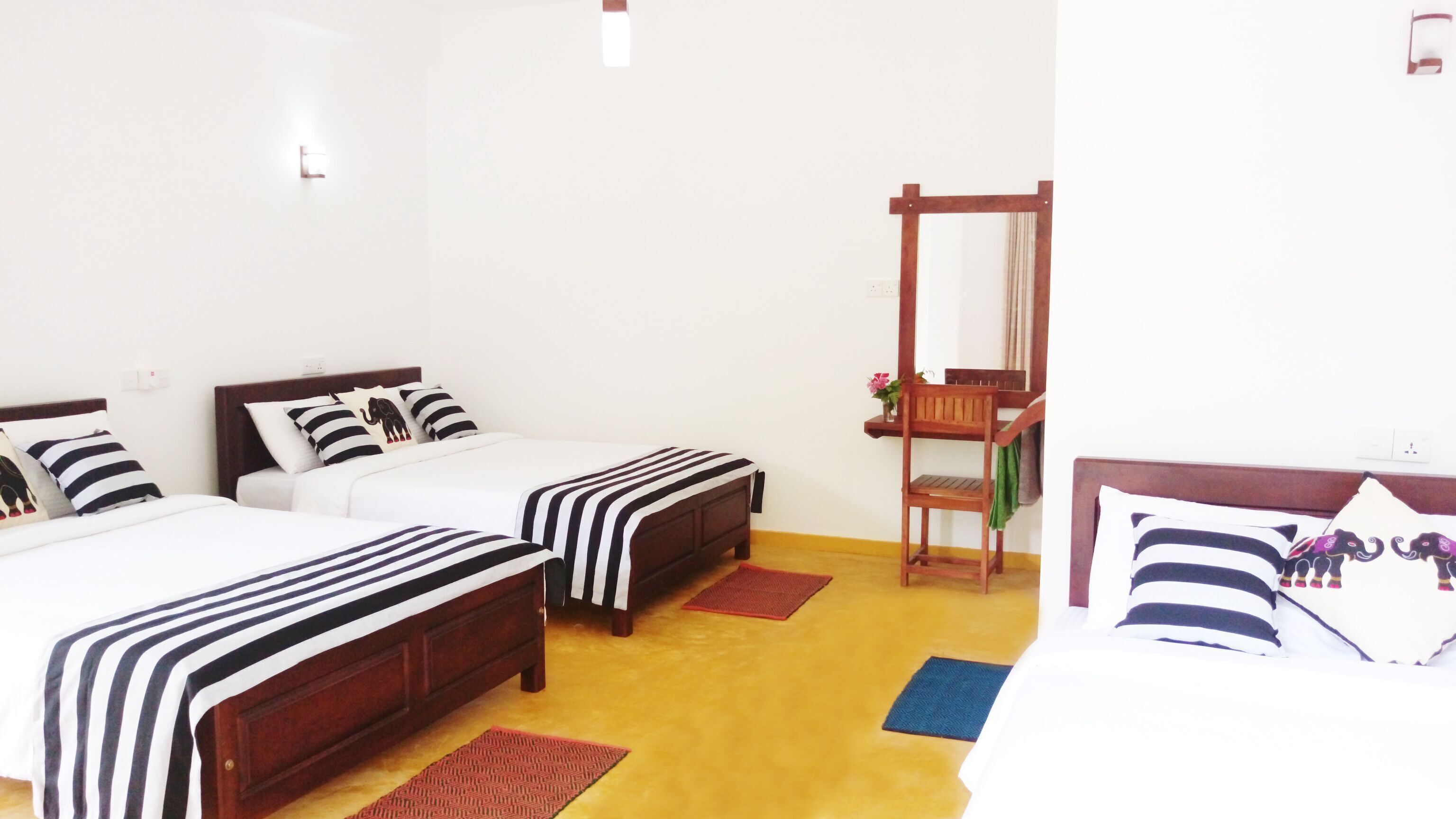 Desk, soundproofing, iron/ironing board, free WiFi