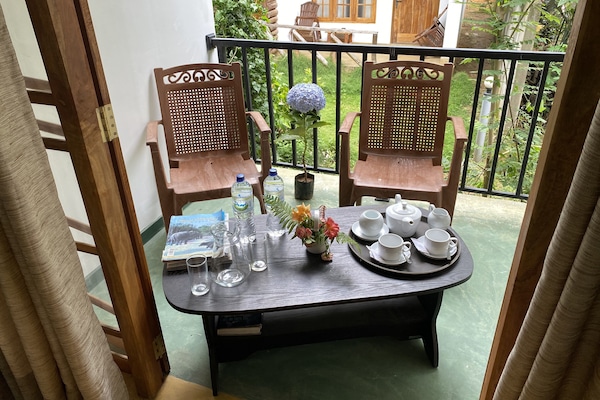 Desk, soundproofing, iron/ironing board, free WiFi