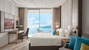 Deluxe Studio Suite, Multiple Beds, Pool Access, Beach View | Minibar, in-room safe, individually furnished, desk