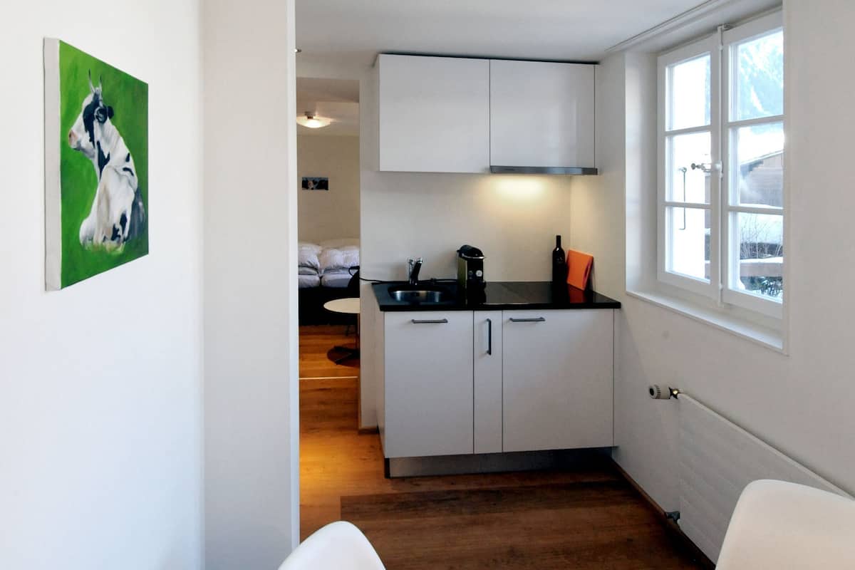 superior apartment, 2 bedrooms | in-room dining