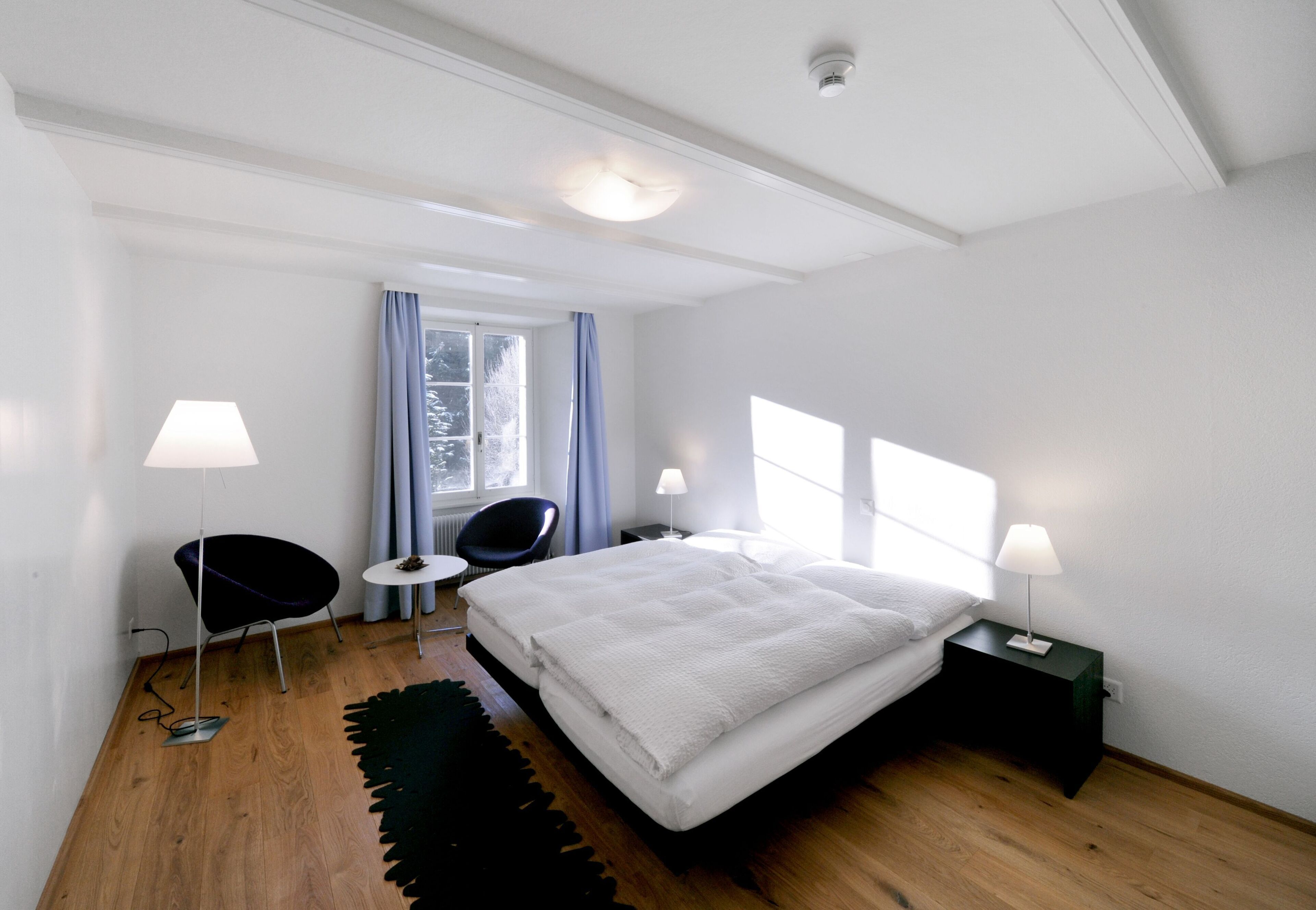 superior double room | desk