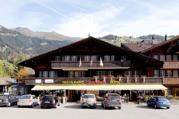 Front of property - Hotel zum Gade (Lenk)